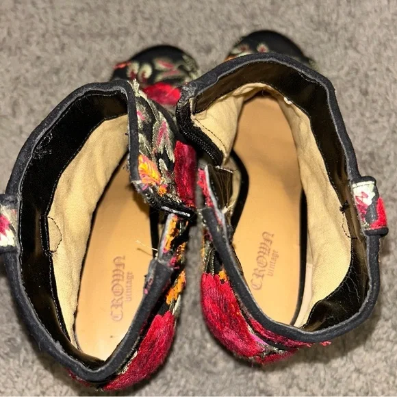 NWOT CROWN VINTAGE Floral Embroidered Ankle Boots - Picture 8 of 10